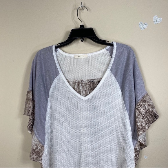 Entro - Two tone Snakeskin Print Blouse - Picture 6 of 13